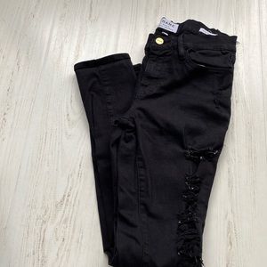 Frame Denim. Size 27. Le Skinny de Jeanne. Black.
